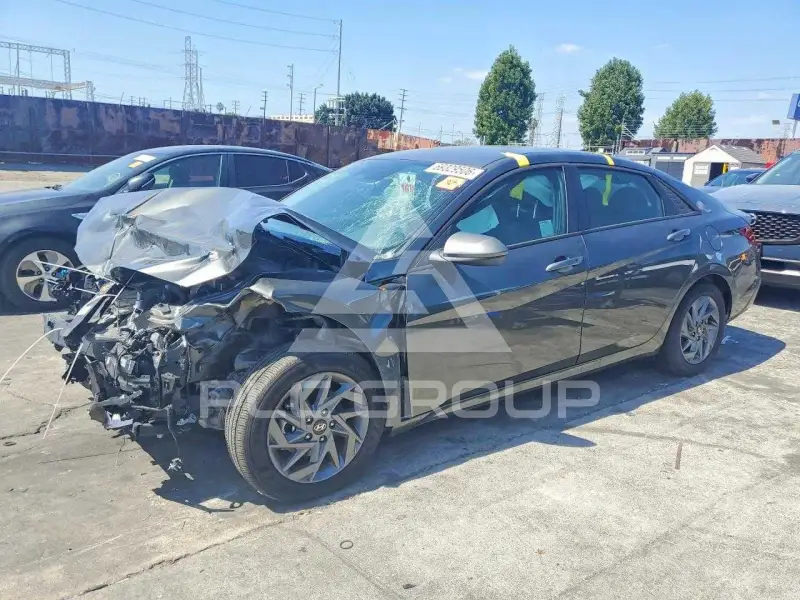 2026 Hyundai Elantra фото