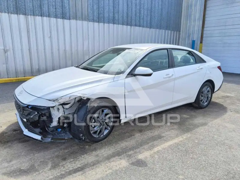 2026 Hyundai Elantra фото