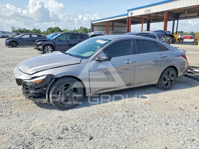 2026 Hyundai Elantra photo