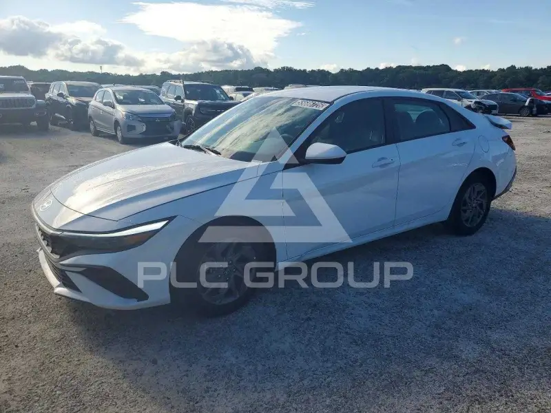 2026 Hyundai Elantra фото