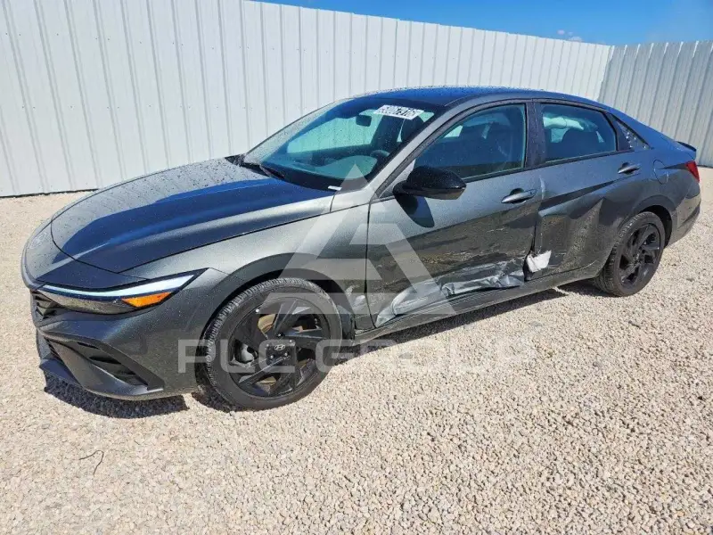 2026 Hyundai Elantra photo