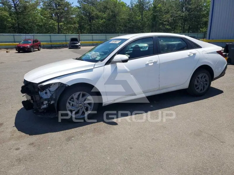 2026 Hyundai Elantra photo