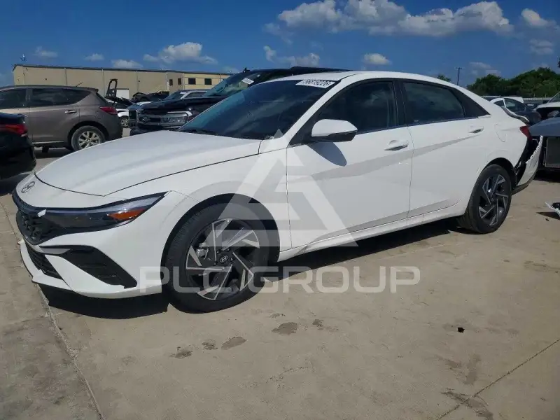 2026 Hyundai Elantra photo