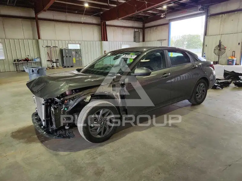 2026 Hyundai Elantra фото