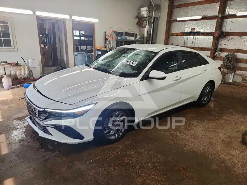 2026 Hyundai Elantra photo