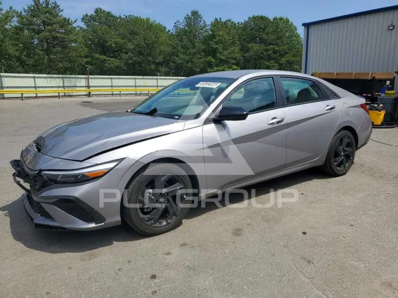 2026 Hyundai Elantra фото