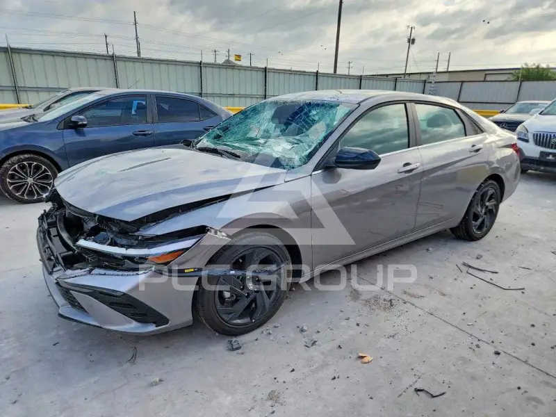 2026 Hyundai Elantra фото