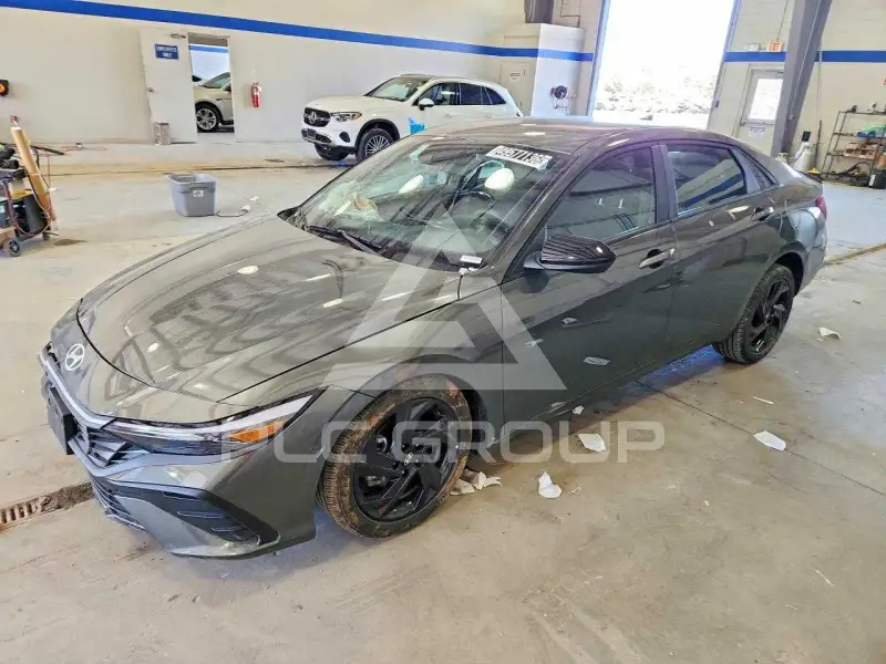 2026 Hyundai Elantra фото