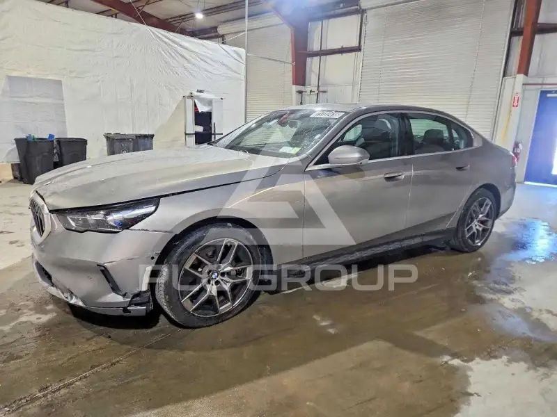 2027 BMW 530 фото