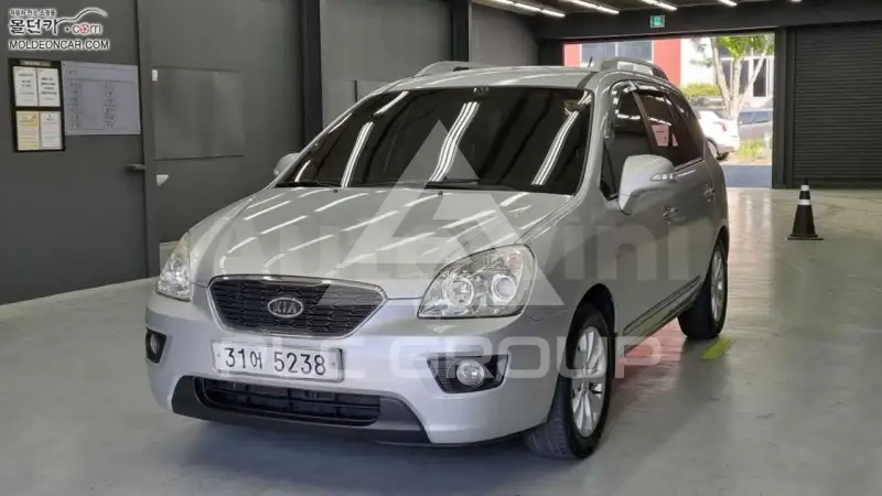 2011 KIA Carens