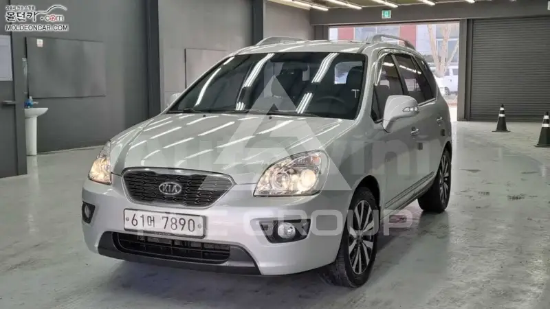 2011 KIA Carens