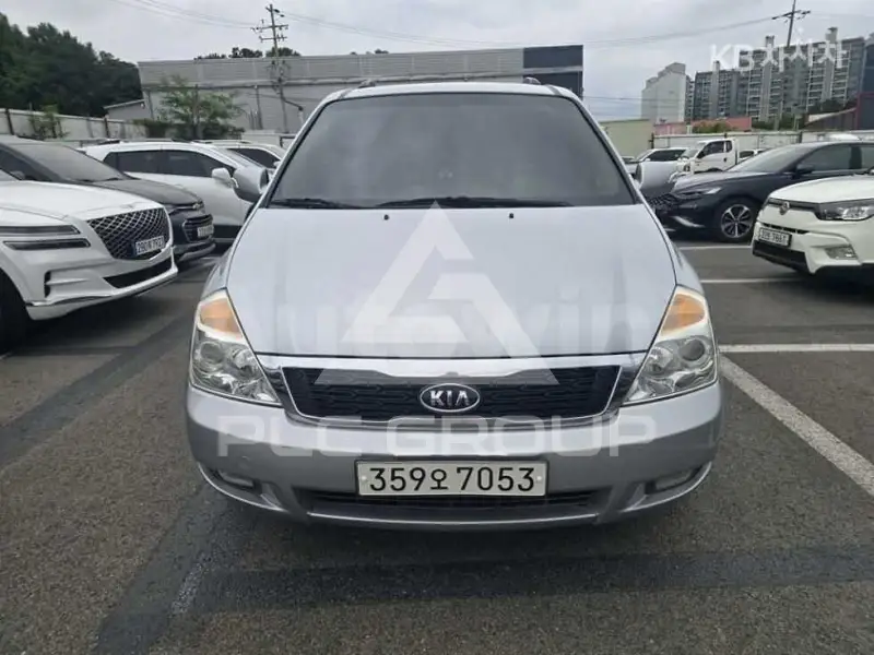2011 KIA Carnival