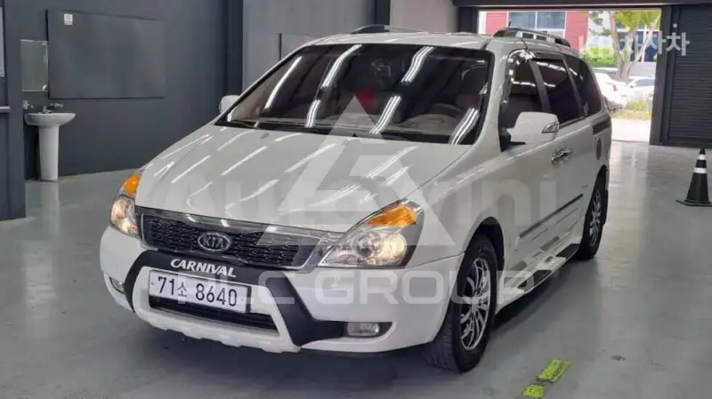 2011 KIA Carnival