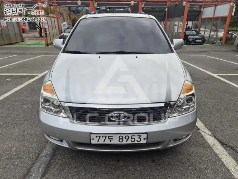 2011 KIA Carnival