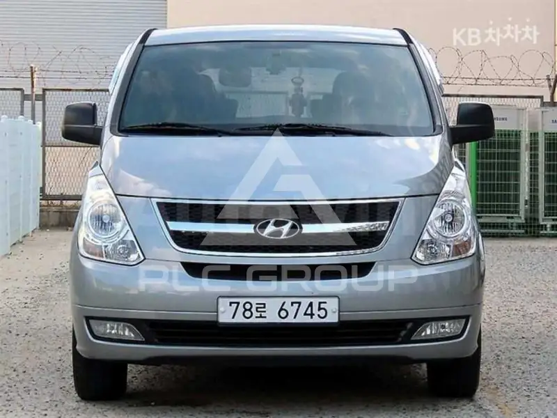 2011 Hyundai Starex