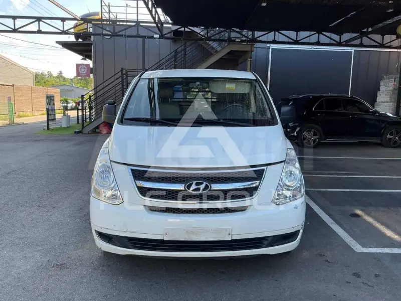2011 Hyundai Starex