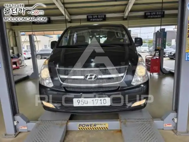 2011 Hyundai Starex