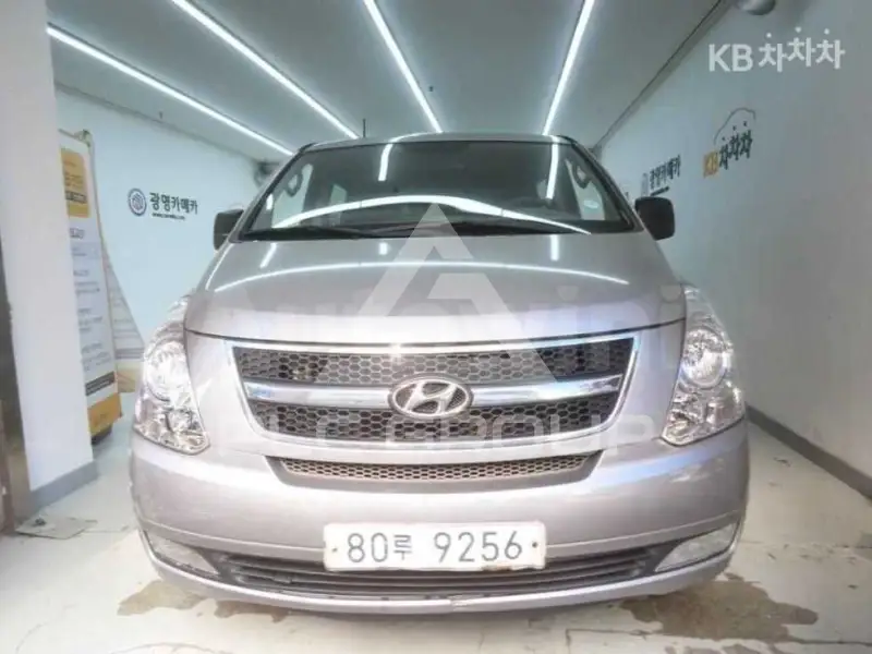 2011 Hyundai Starex