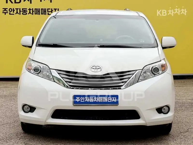 2012 Toyota SIENNA