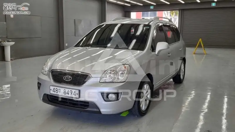 2012 KIA Carens