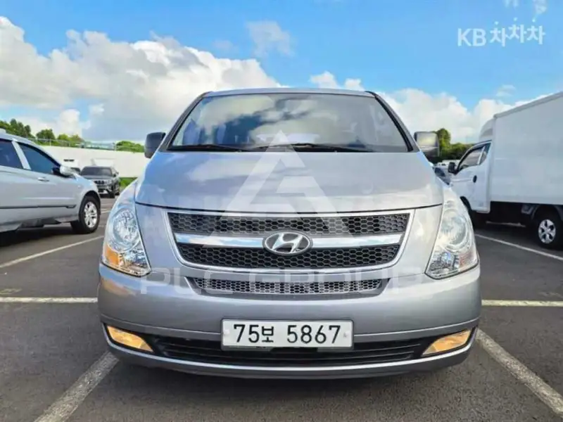 2012 Hyundai Starex