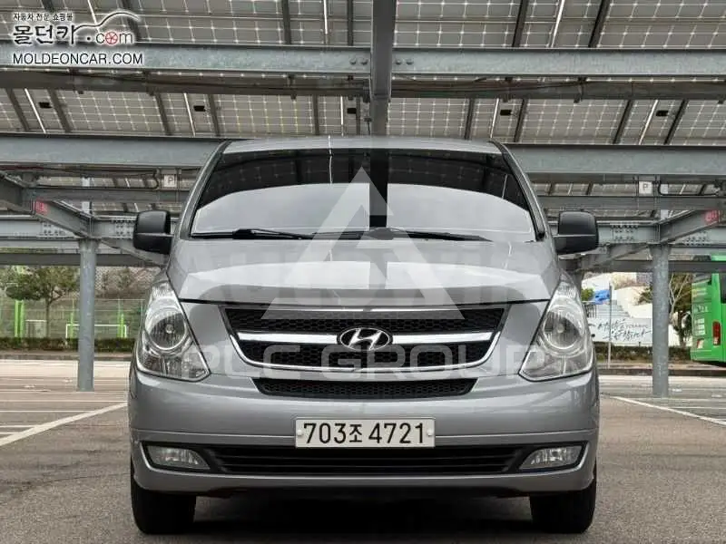 2012 Hyundai Starex