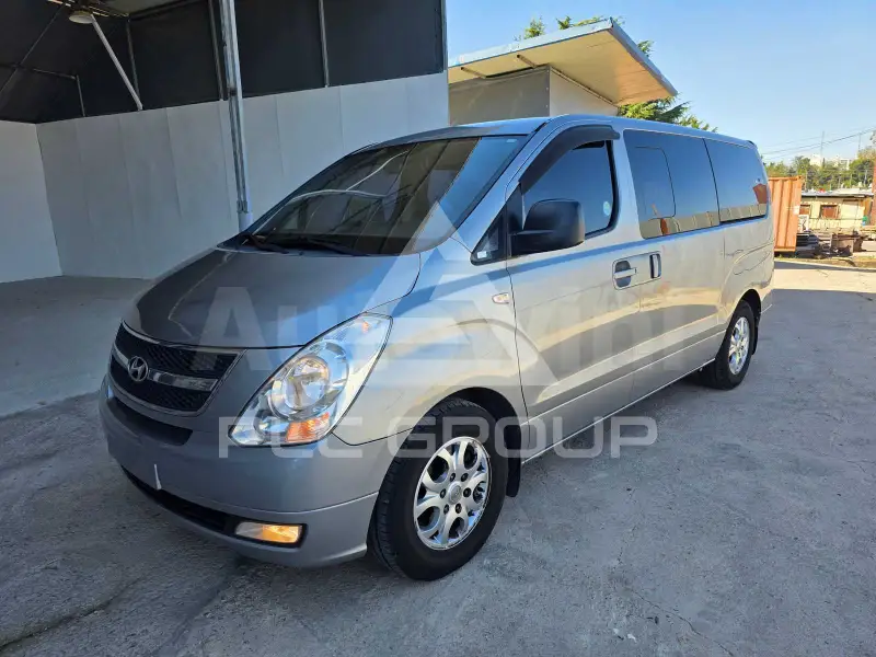 2012 Hyundai Starex