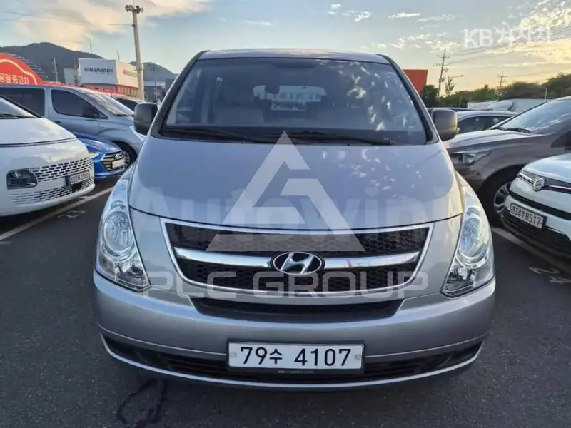 2012 Hyundai Starex