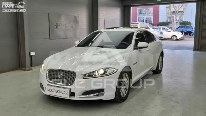2013 Jaguar XF