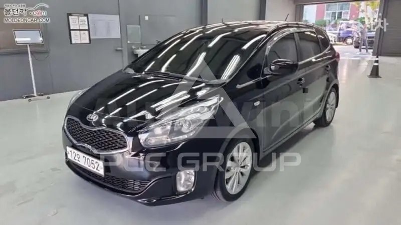2014 KIA Carens