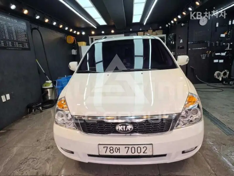 2014 KIA Carnival
