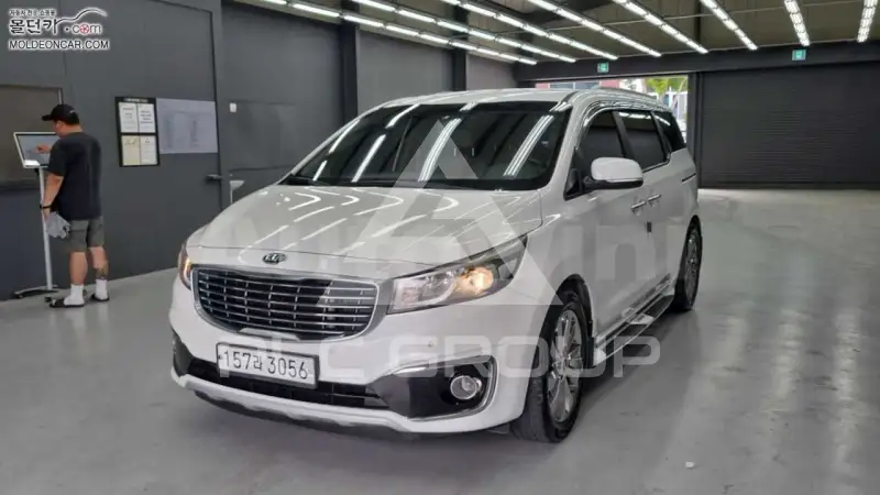 2015 KIA Carnival