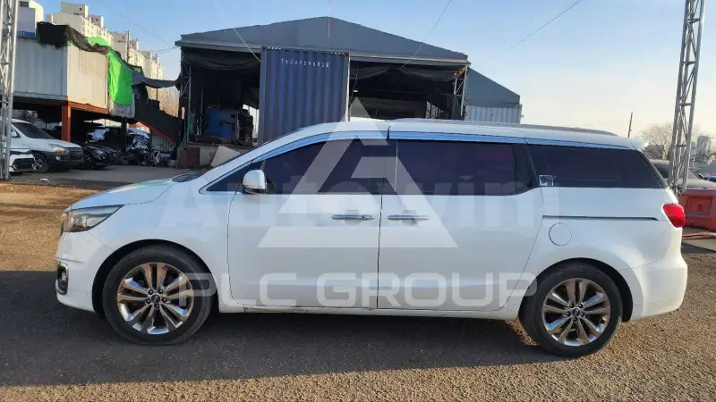 2015 KIA Carnival