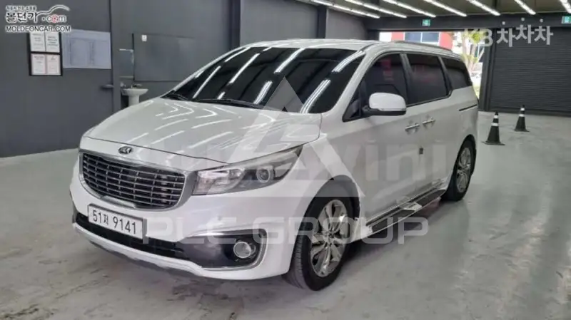 2015 KIA Carnival