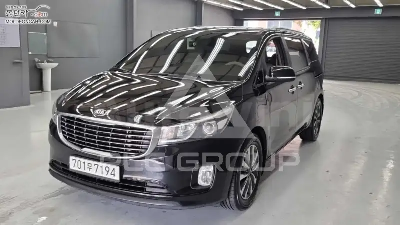 2015 KIA Carnival