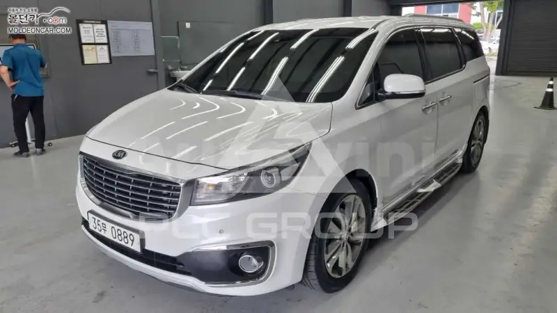 2015 KIA Carnival