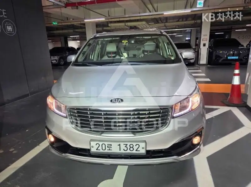 2015 KIA Carnival