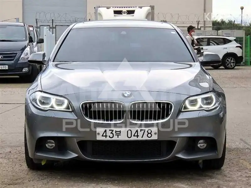 2016 BMW 523