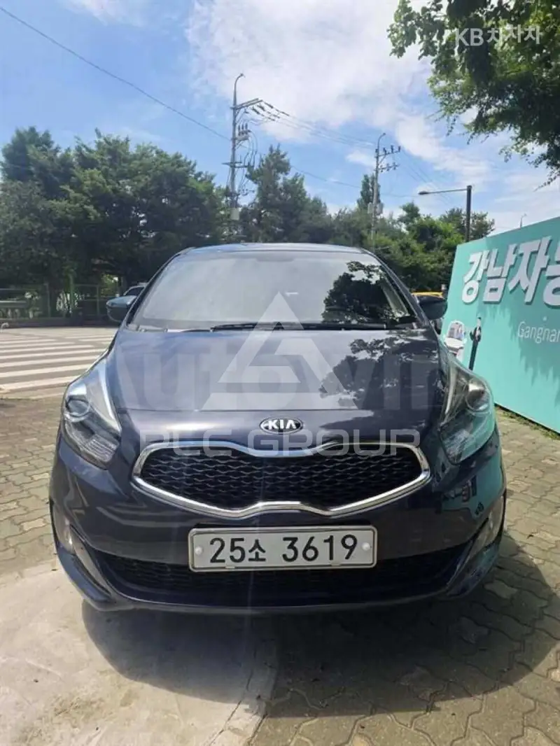2016 KIA Carens
