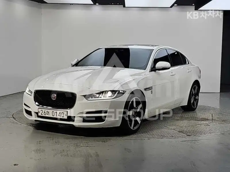 2017 Jaguar XE