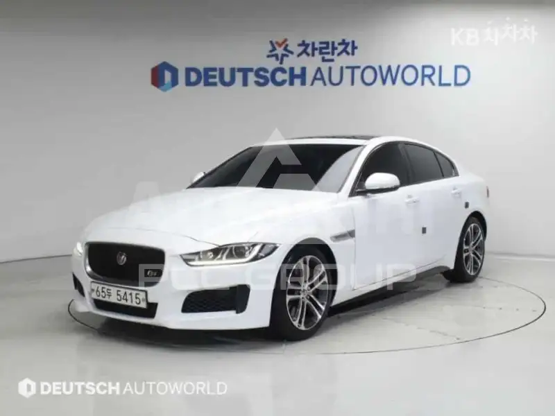 2017 Jaguar XE