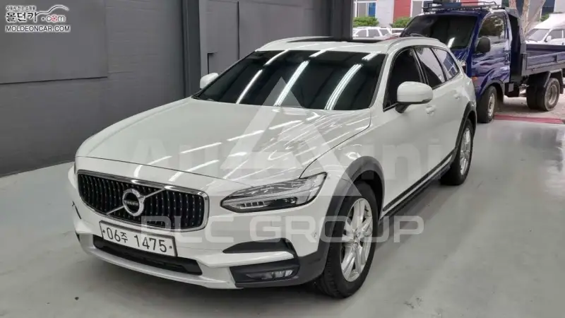 2017 Volvo V90