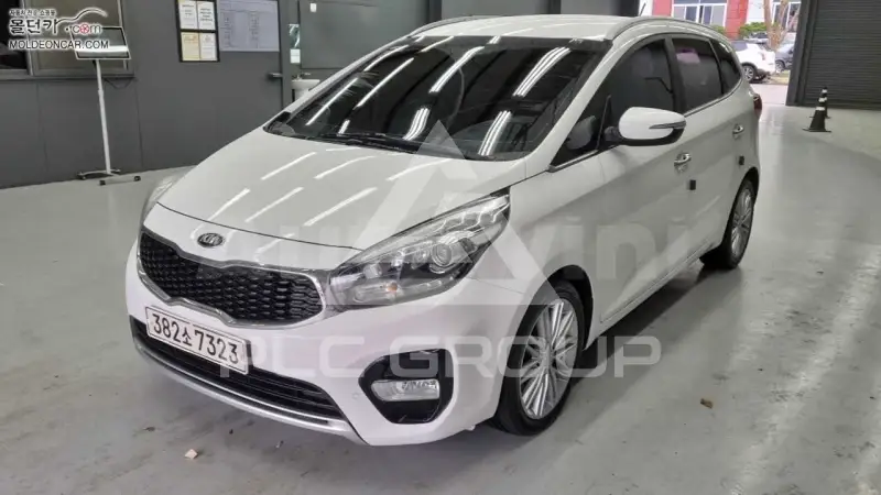 2017 KIA Carens