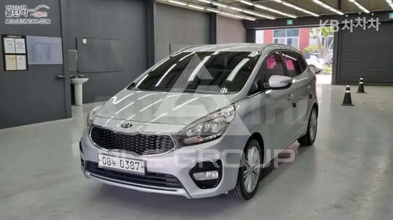 2017 KIA Carens