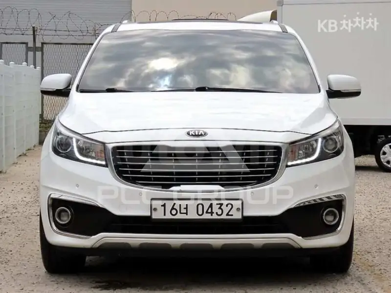 2017 KIA Carnival