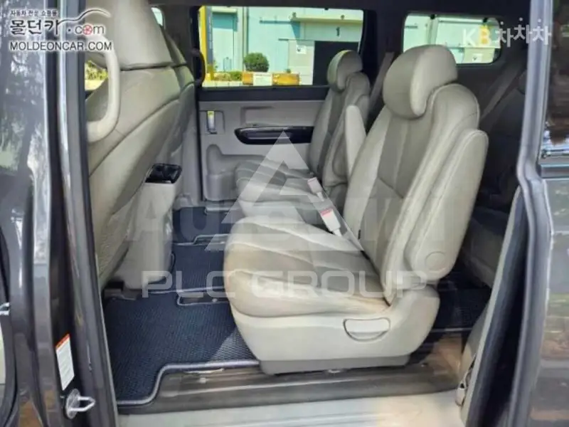 2017 KIA Carnival
