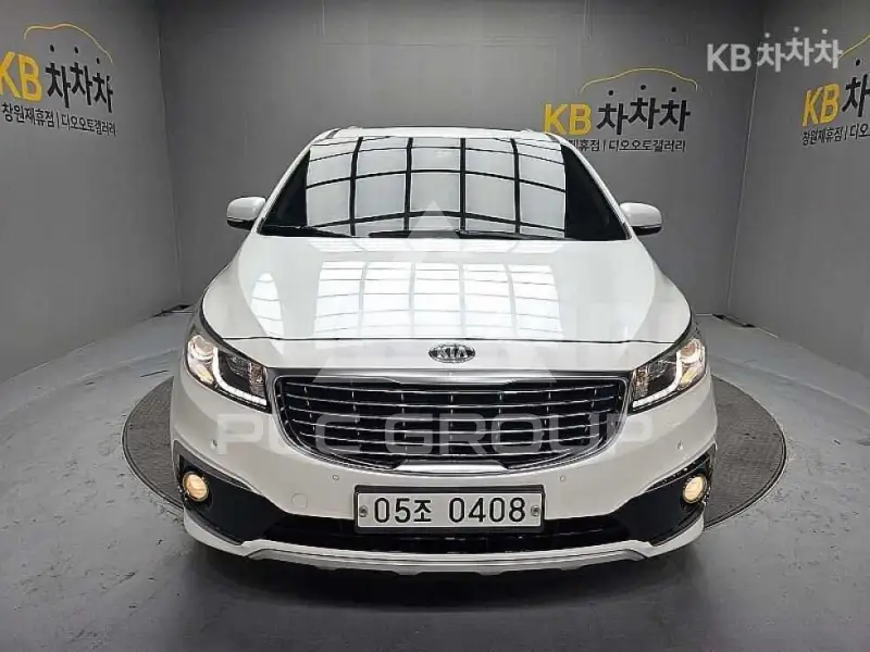 2017 KIA Carnival