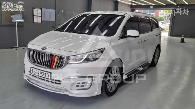 2017 KIA Carnival