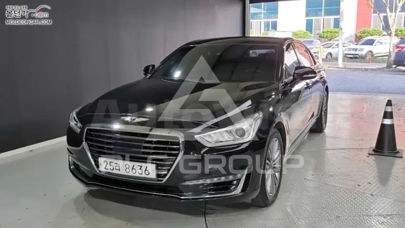2017 Genesis EQ900