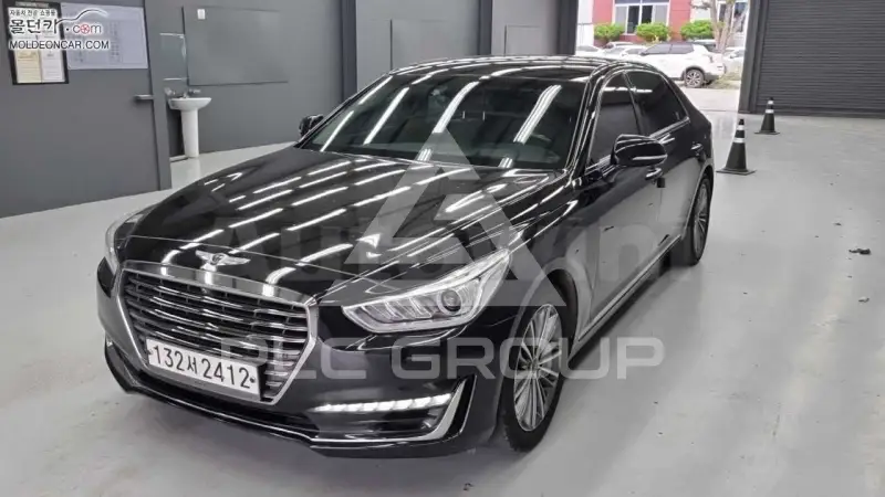 2017 Genesis EQ900